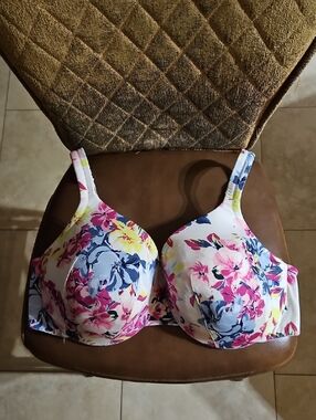 Cacique Lane Bryant Lightly Lined Full Coverage T-Shirt Underwire Floral Bra